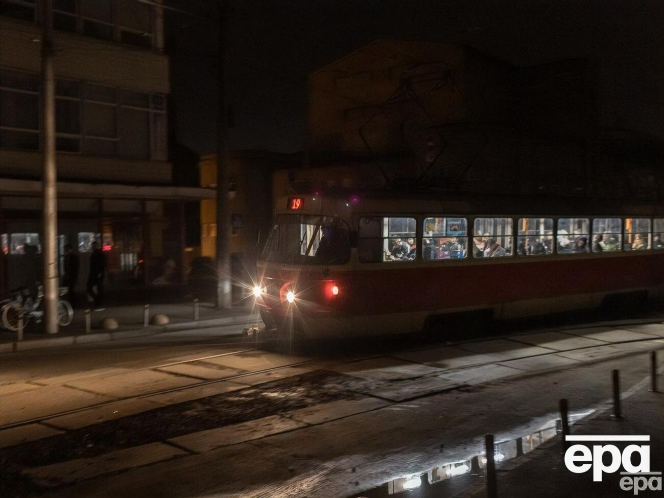 Оновлений графік вимкнень світла у Києві складається з трьох категорій, зазначили у ДТЕК