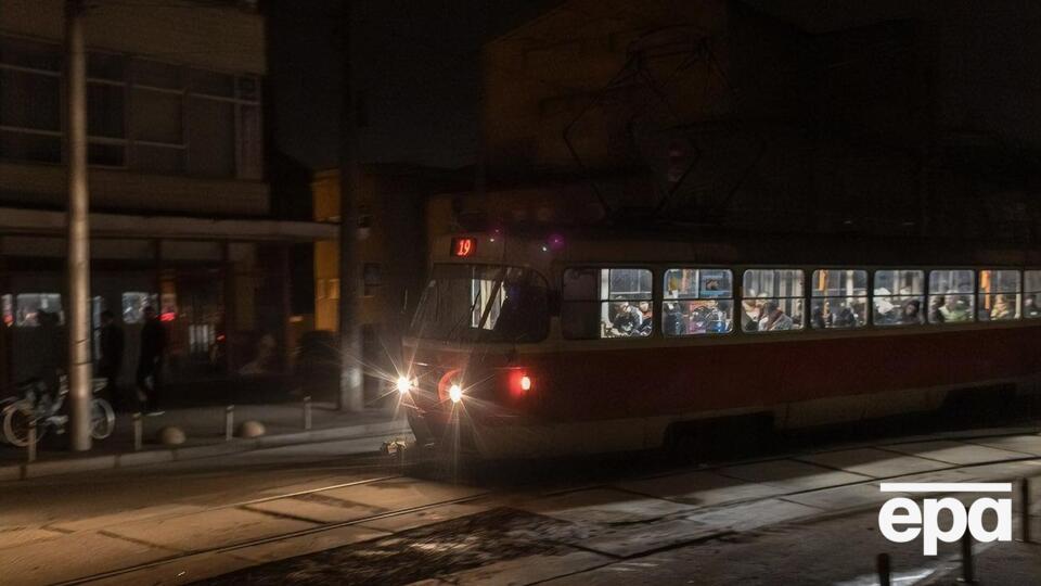 Оновлений графік вимкнень світла у Києві складається з трьох категорій, зазначили у ДТЕК
