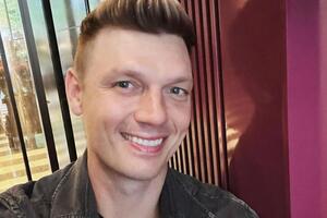 За словами Рут, Картер заявив, що якщо вона заговорить, їй ніхто не повірить