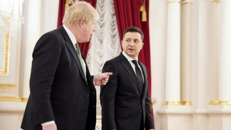 Джонсон уперше відвідав Україну на посаді прем'єр-міністра Великобританії. Зеленський після зустрічі з ним сказав, що новий союз стане "дуже непоганим майданчиком" для співпраці щодо питань безпеки і торгівлі