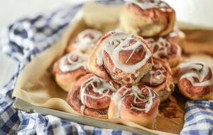 Перед подаванням булочки можна полити сабайоном