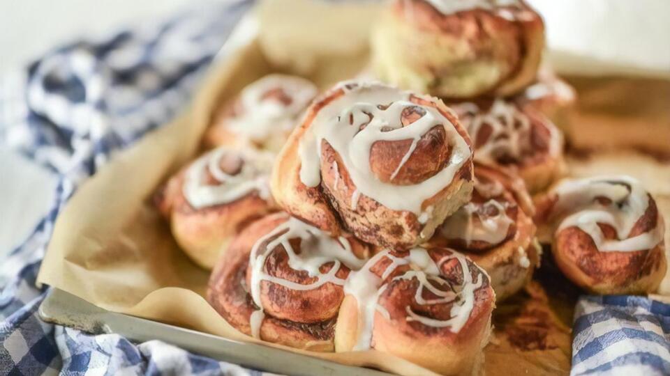 Перед подаванням булочки можна полити сабайоном