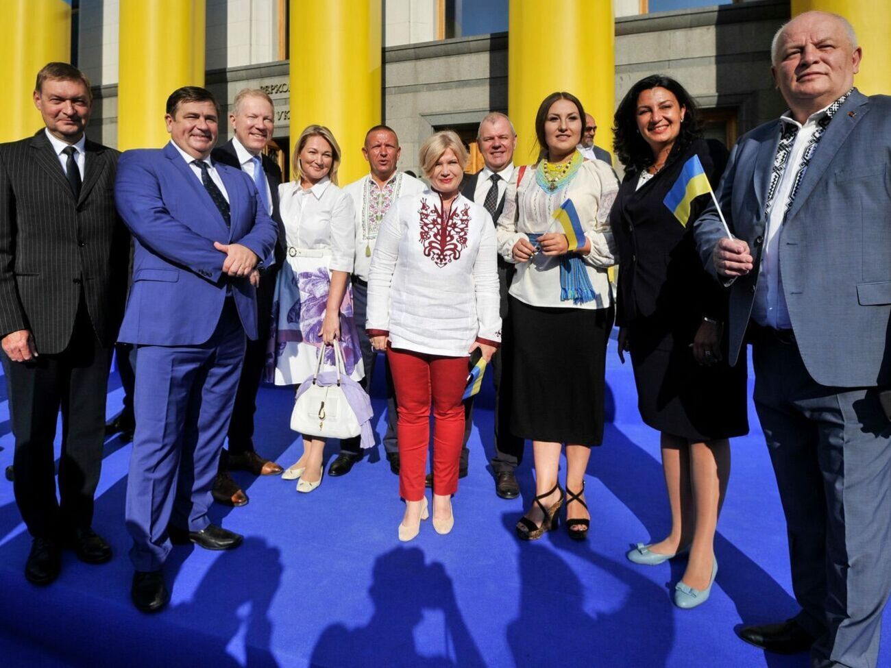 "Європейська солідарність" очолює парламентський рейтинг