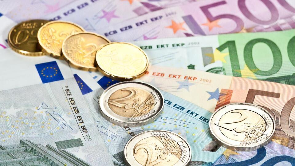 Допомогу Україні нададуть двома траншами по €600 млн