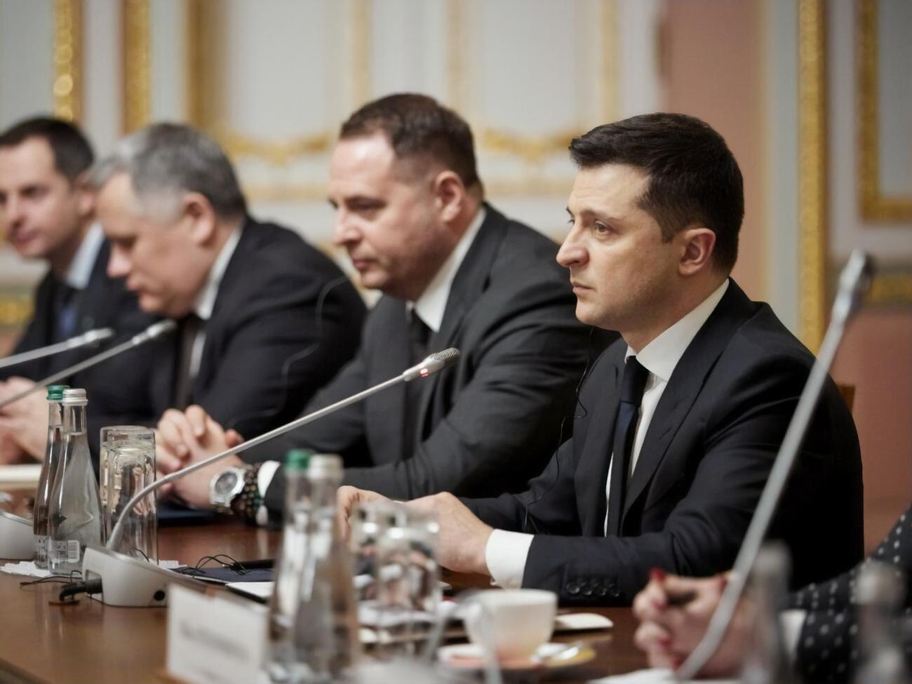 Зеленський: Ми нікого зі зброєю до себе на землю не запрошуємо