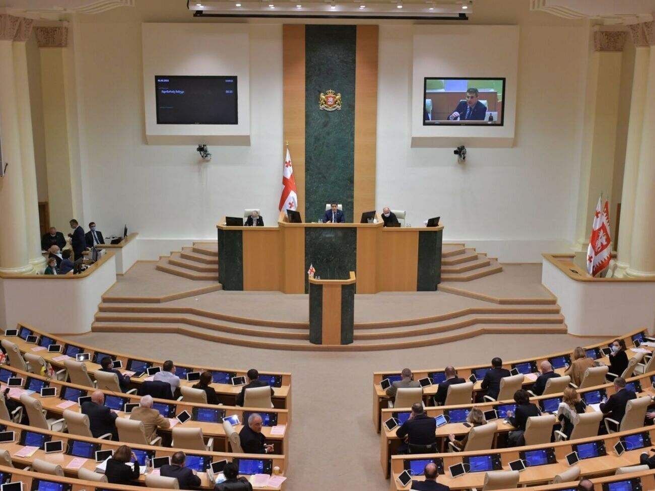 За резолюцію проголосувало 74 депутати, голосів проти не було