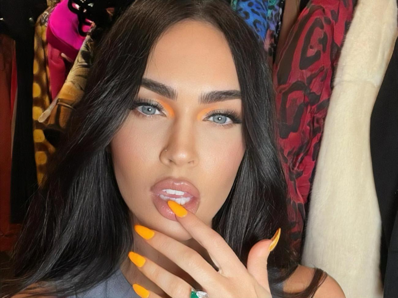 Меган Фокc: Служанка Дракулы