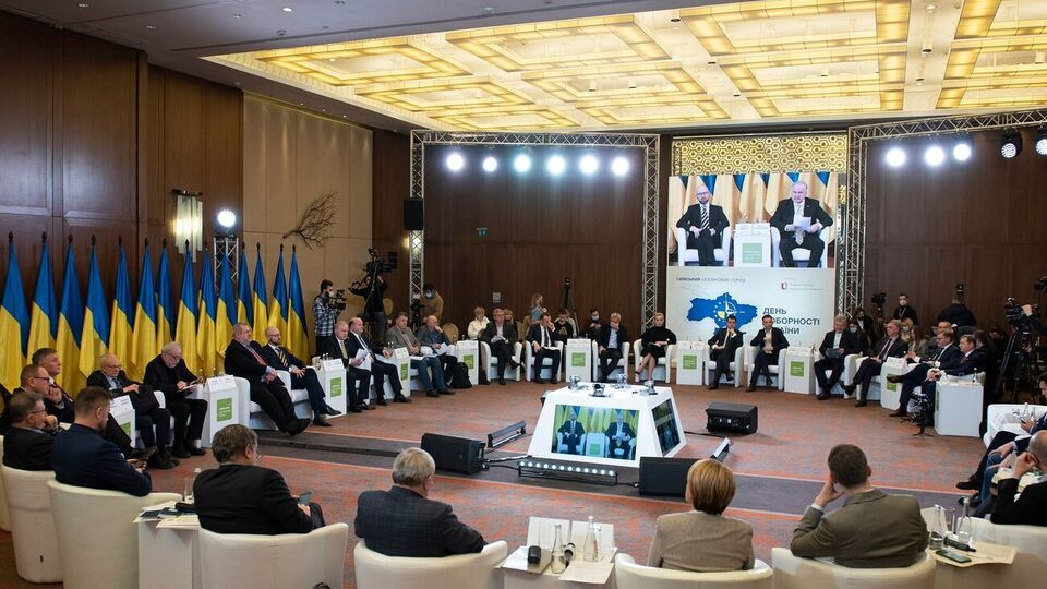 Киевский форум по безопасности инициирует серию дискуссий по проблемам безопасности, обороны и развития Украины (на фото – круглый стол, организованный КФБ 22 января)
