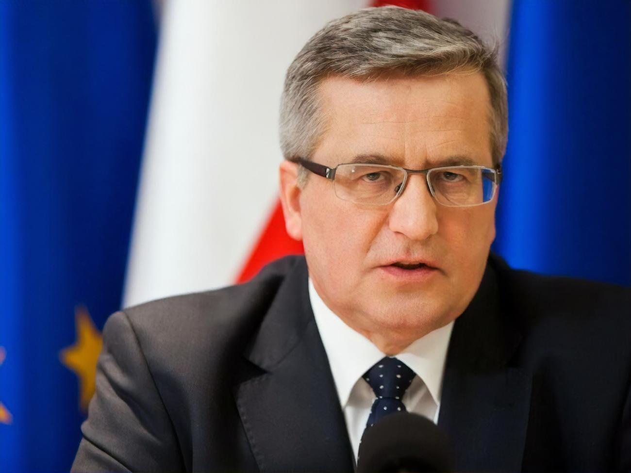 Коморовський: Захід має бути єдиним у своєму бажанні допомогти Україні захиститися від агресії РФ