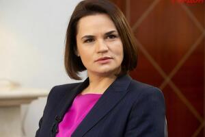 Александр Лукашенко вынужден во всем уступать Кремлю для сохранения власти в Беларуси, считает Светлана Тихановская