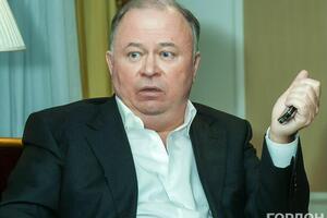 Альфред Кох был одним из тех, кто привел к "бряцанию оружием" в оккупированном Россией Крыму, убежден Андрей Караулов (на фото)