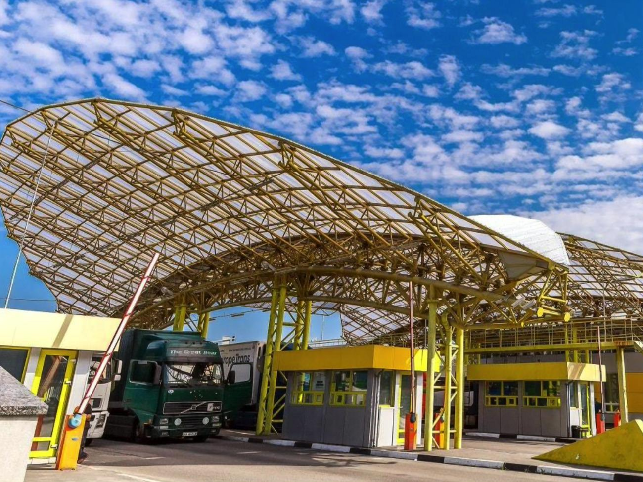 В Украине функционируют 100 пунктов пропуска для автомобильного сообщения