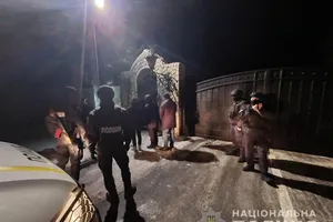 Поліцейські обшукали будинок, де живе Ярославський