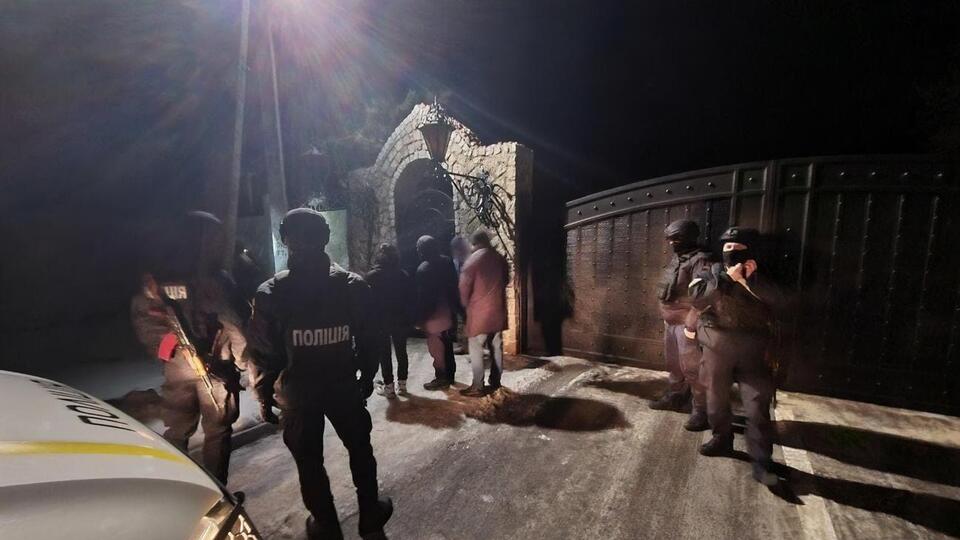 Поліцейські обшукали будинок, де живе Ярославський