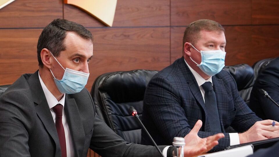 Віктор Ляшко (ліворуч): Полтавська область має найкращі показники охоплення щепленням проти COVID-19 у цілому та серед дорослого населення, саме серед груп ризику 60+