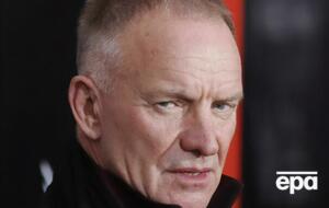 Стінг розпочав кар'єру 1976 року у складі групи The Police