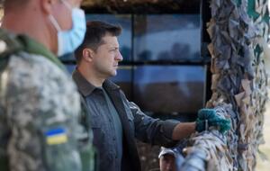 Зеленський – місцевій владі: За два тижні зробіть, у нас немає часу щось шукати, вирішувати, грати у політику. В іншому випадку будуть кадрові рішення