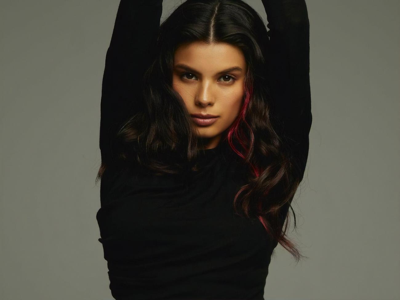 Michelle Andrade занимается спортом с тренером