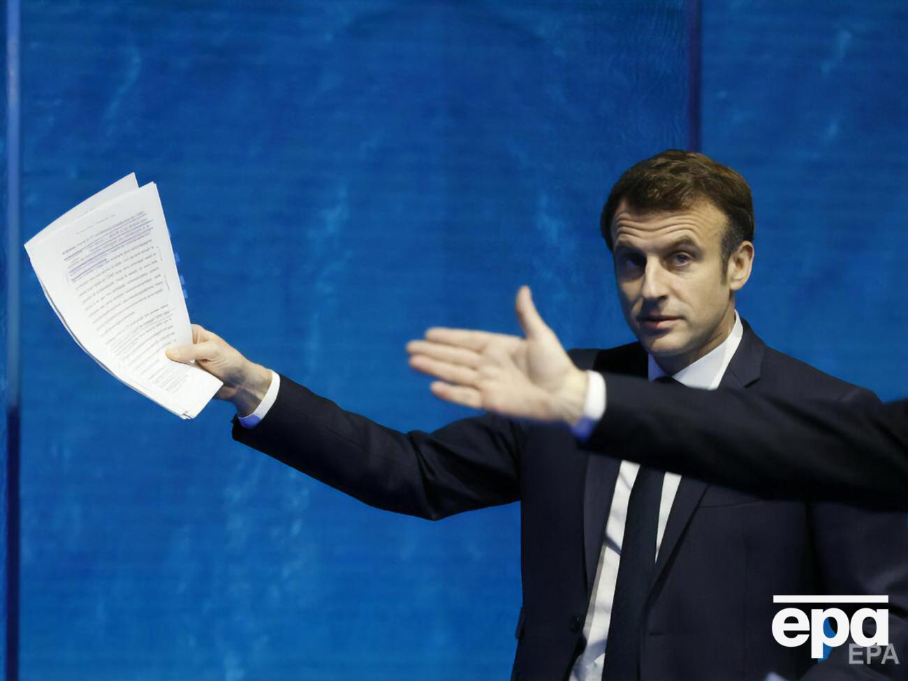 Макрон (на фото) телефонував Зеленському після спілкування з Путіним