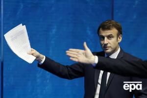 Макрон (на фото) звонил Зеленскому после общения с Путиным