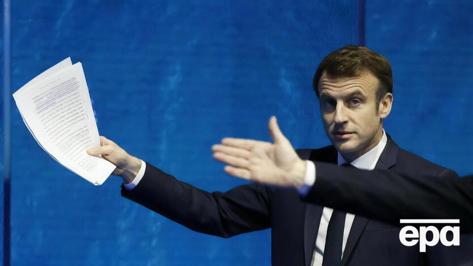 Макрон (на фото) телефонував Зеленському після спілкування з Путіним
