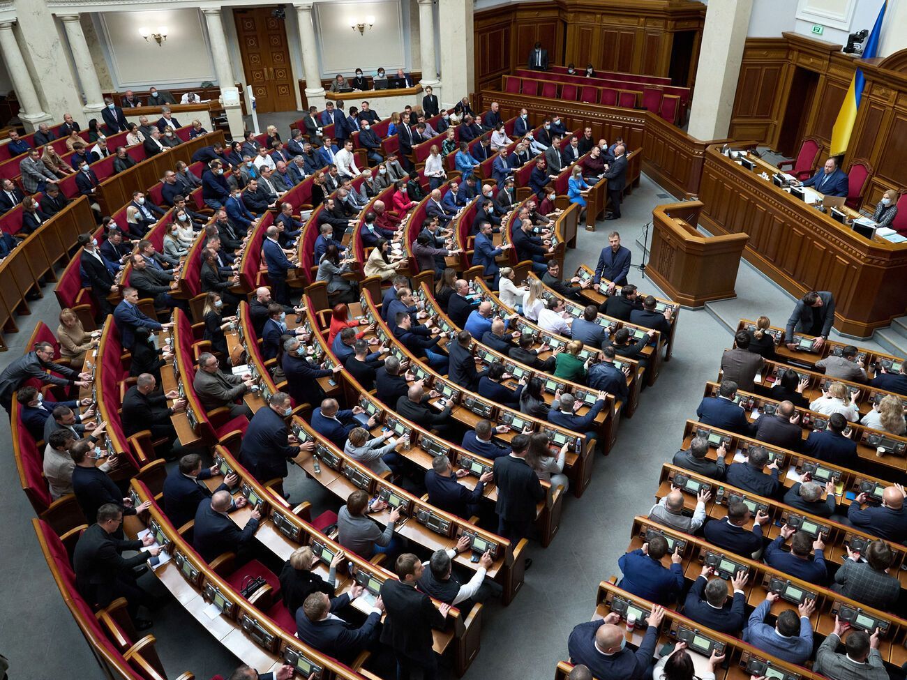 Возможно, график работы Верховной Рады изменится, но пока такое решение не утверждено