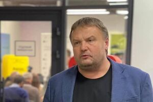 Перед нацією нарешті має виступити лідер із чітким планом. Тільки сильний лідер може вивести державу зі складних часів