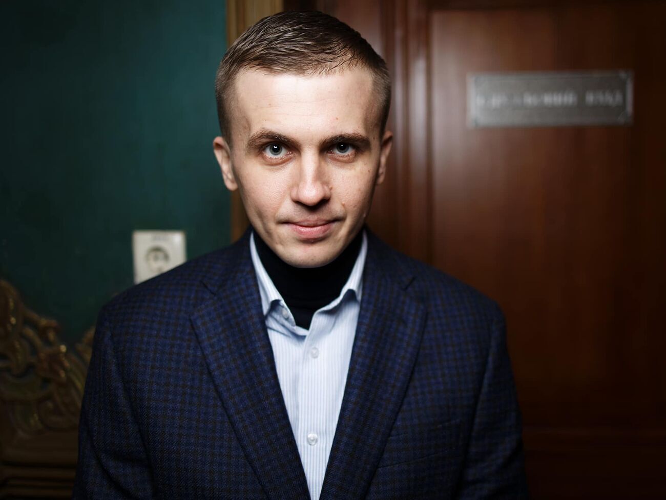 Ткач:&nbsp;У ВИП-терминала аэропорта Днепра на нашу съемочную группу совершила нападение вооруженная охрана