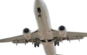 Україна рекомендує авіакомпаніям не літати над частиною Чорного моря наступного тижня