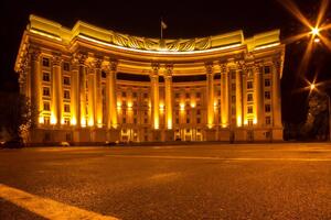 У МЗС заявили про готовність допомагати українським авіаперевізникам