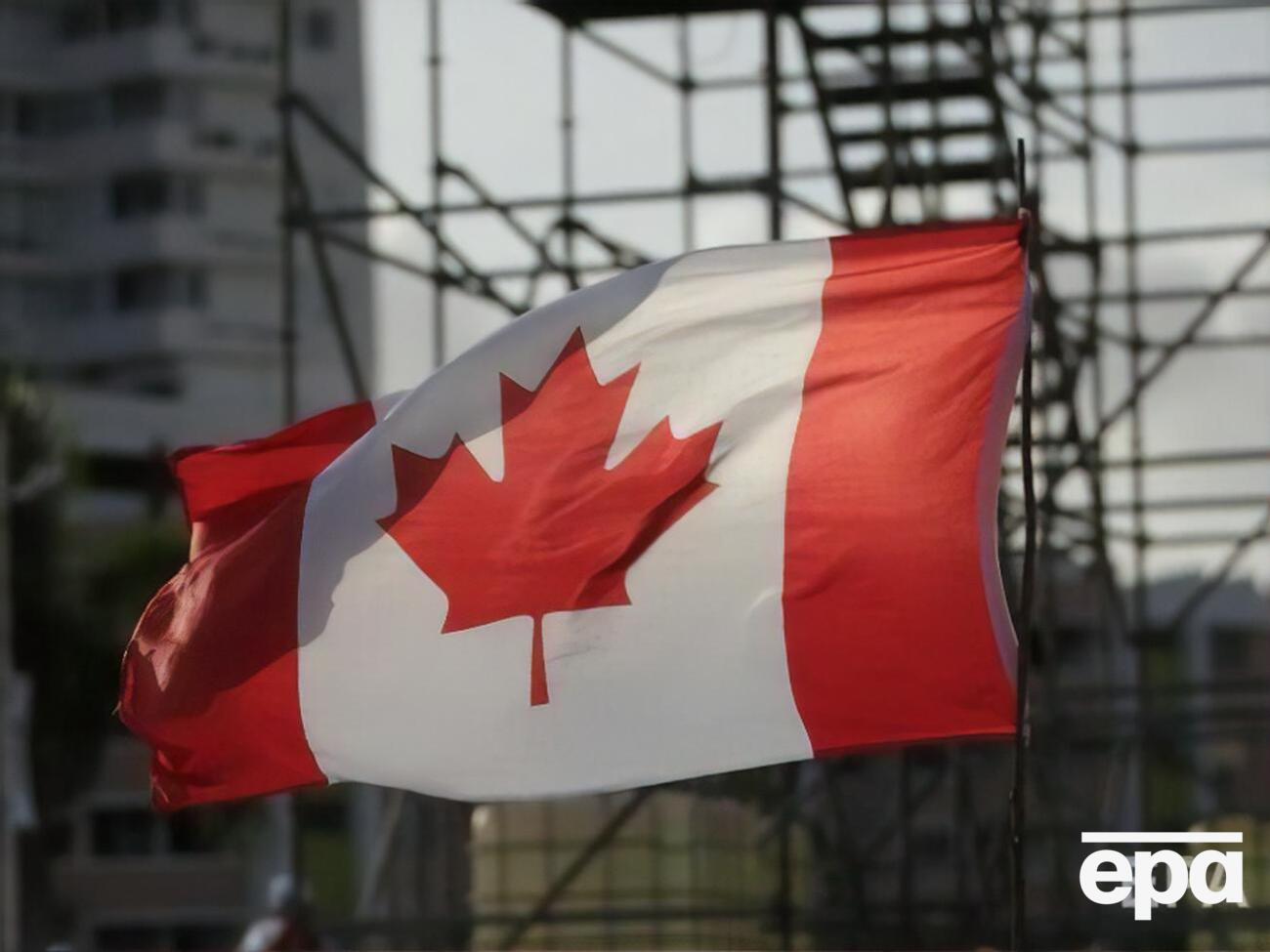 Канада призывала своих граждан покинуть Украину