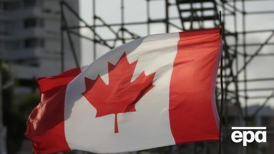 Канада призывала своих граждан покинуть Украину
