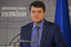 Разумков: Очень странными выглядят обвинения в расшатывании ситуации и нагнетании паники, звучащие от руководства фракции "Слуга народа"