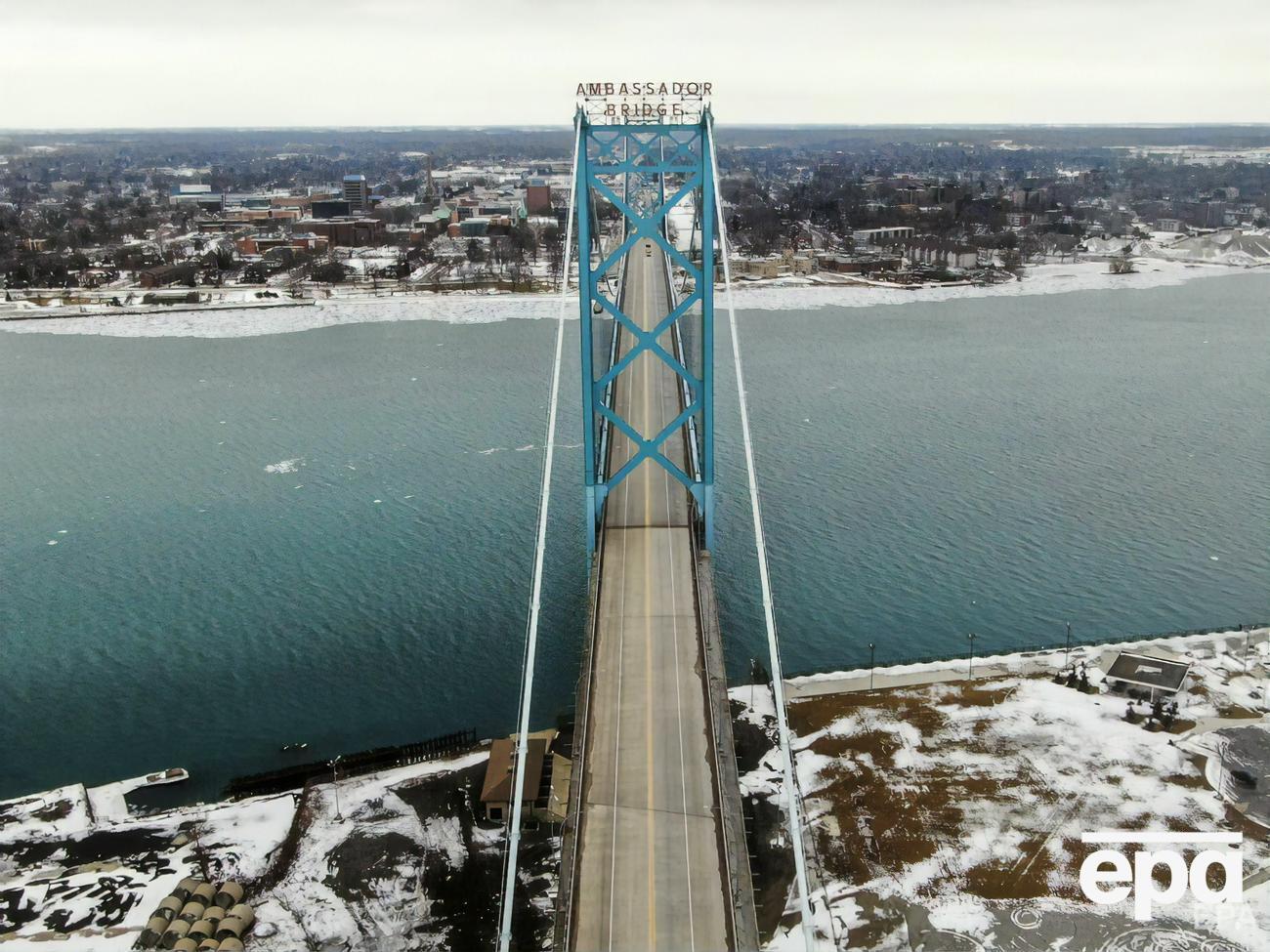 Движение по мосту Амбассадор было заблокировано с 7 февраля