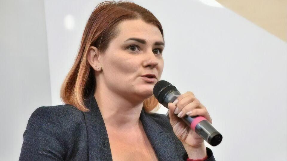 Людмила Буймістер: Долаючи кризу економічну, ми маємо подолати і політичну