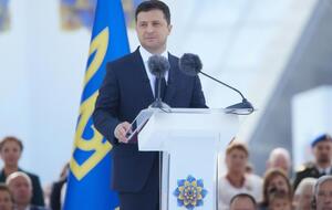 Зеленский: На нас с неба смотрят 14 тыс. защитников, защитниц и мирных граждан, погибших в этой войне, и мы не предадим их память