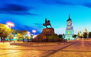 Страны массово призывают своих граждан покидать Украину