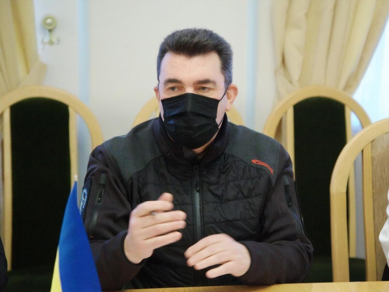 Данілов закликав "уважно та обережно ставитися до інформаційних потоків" на території України