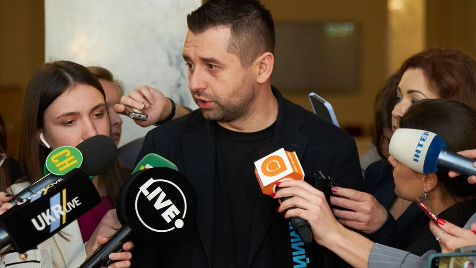 Арахамія: Я думаю, що зараз іде велика спроба зробити новий договір колективної безпеки. І Україна дуже вчасно сталася