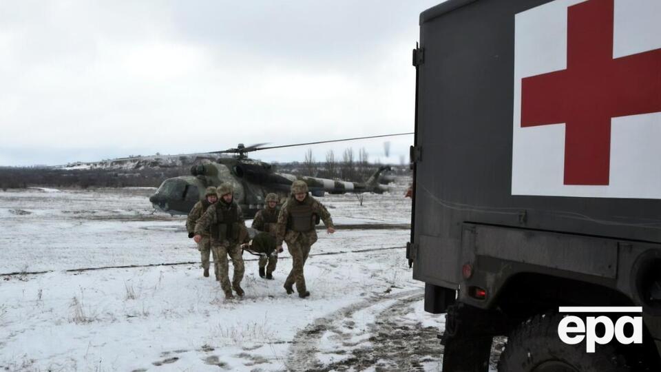 Унаслідок дій бойовиків двоє військовослужбовців Об'єднаних сил зазнали поранень, повідомили у штабі ООС