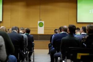 Нардепів провладної фракції закликали забезпечити максимальну явку в залі та "зосередитися на парламентській роботі"