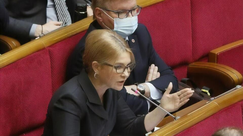 Тимошенко побоюється, що Україну "заштовхають в імплементацію Мінських угод"
