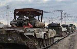 Подразделения, выполнившие задачи, уже приступили к погрузке на железнодорожный и автомобильный транспорт, отметили в минобороны РФ