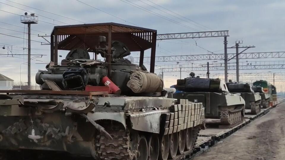 Подразделения, выполнившие задачи, уже приступили к погрузке на железнодорожный и автомобильный транспорт, отметили в минобороны РФ