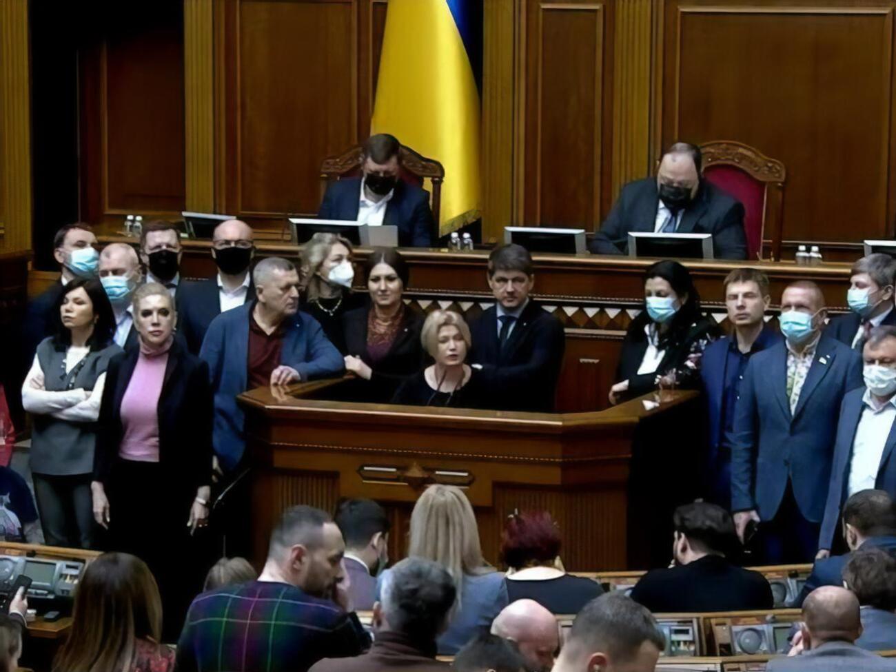 Фракції "Європейська солідарність" та "Голос" вийшли до трибуни Верховної Ради