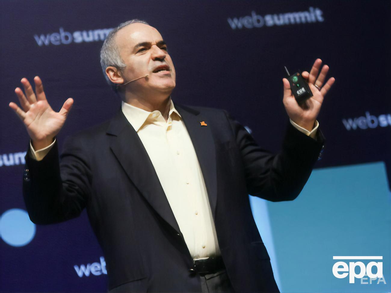 Интервью с Каспаровым продолжалось полтора часа