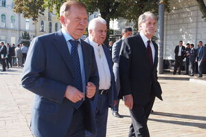 Экс-президенты считают, что на кону сейчас не только судьба Украины, но и будущее безопасности всего мира