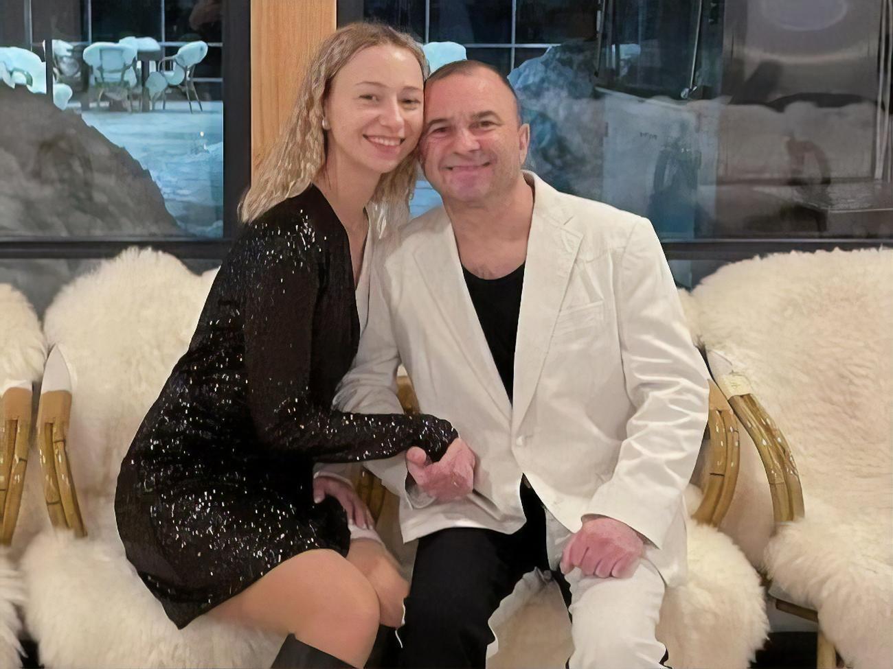 Жена Павлика Репяхова зарабатывает на рекламе в сети