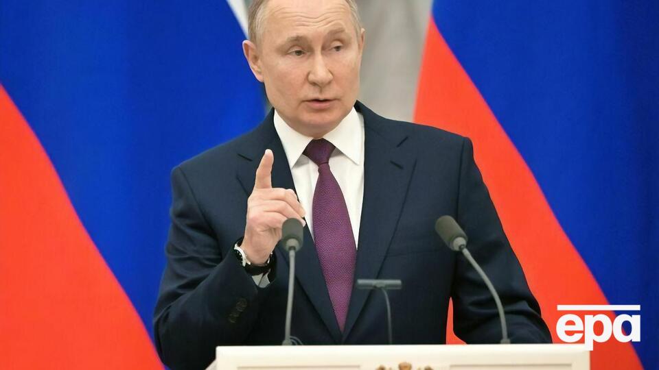 Путин: Мы слышим, что Украина сегодня не готова к вступлению в НАТО. И тут же говорят, что ее завтра не примут. А примут тогда, когда ее подготовят к этому? Но для нас это может быть уже поздно