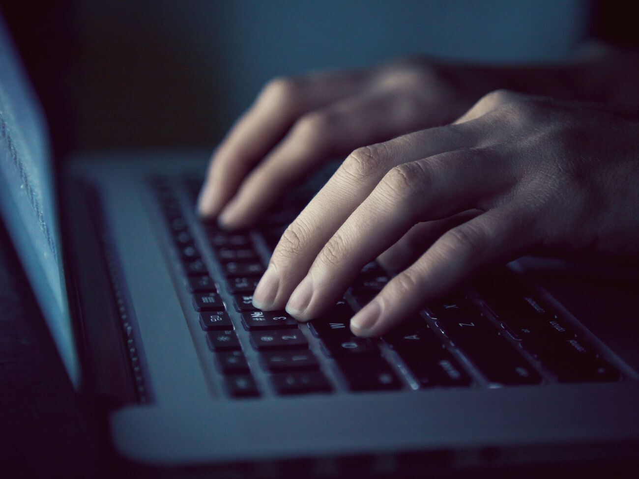 ЗМІ пишуть, що причина збоїв у роботі сайтів – потужна DDoS-атака